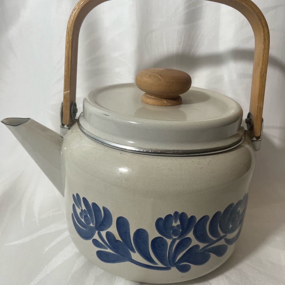Pfaltzgraff Yorktowne metal enamel tea kettle. Wooden handle.
